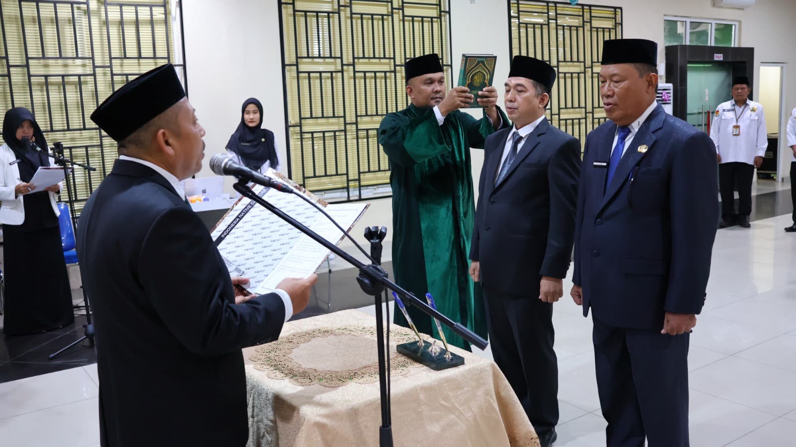 Tukar Posisi Kakan Kemenag, Muliardi Lantik Fuadi ke Siak dan Erizon ke Kampar