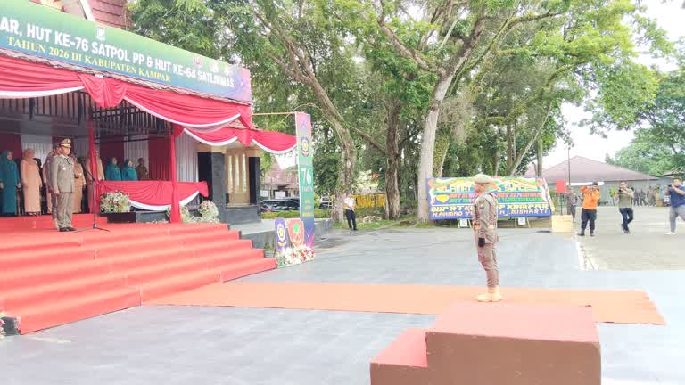 Bupati Kampar Pimpin Upacara HUT Damkar, Satpol PP dan Satlinmas, Tekankan Penguatan Kelembagaan dan Pelayanan Humanis
