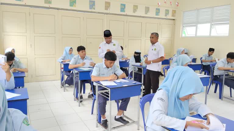 Kakan Kemenag Kampar Tegas: Jangan Uji Siswa dengan Materi yang Belum Diajarkan