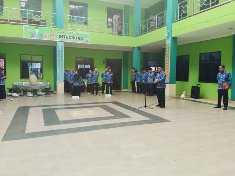 Jadi Pembina Apel Hari Lahir Pancasila, Kasi Penmad Kemenag Kampar Tegaskan Pancasila Rumah Besar Seluruh Anak Bangsa
