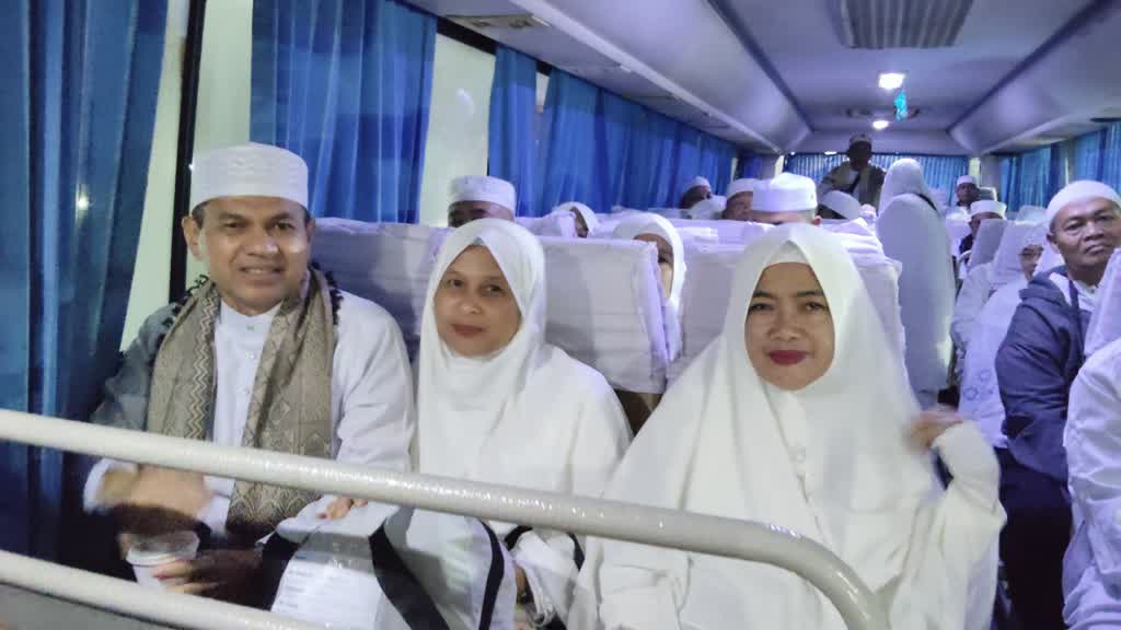 209 Jemaah Haji Kampar Kloter 05 Gelombang Pertama Diterbangkan ke Pekanbaru, Kakan Kemenhaj: Semoga Seluruh Proses Pemulangan Berjalan Lancar