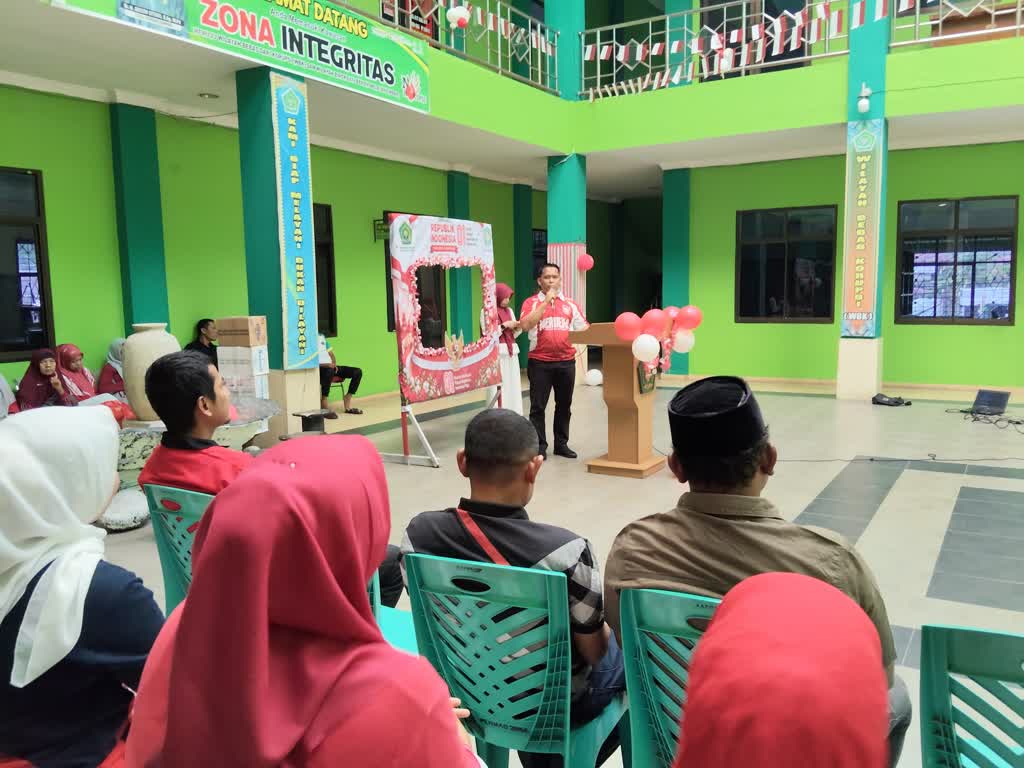 HUT RI ke-81 Kemenag Kampar Meriah, Plh Kakan Kemenag H. Masnur Buka Permainan Rakyat