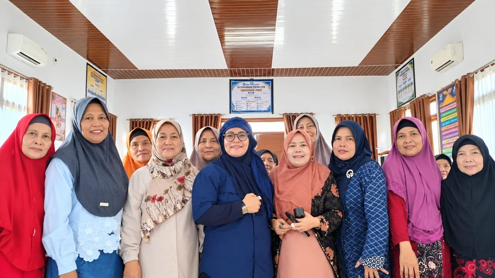 Tawa Lansia Salo Pecah Saat Belajar Adat Istiadat Kampar