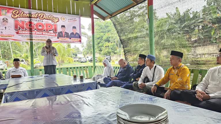 Ngopi Kerukunan FKUB Kampar, Misharti dan Erizon Gaungkan Toleransi: Beda Iman, Tetap Bersaudara!